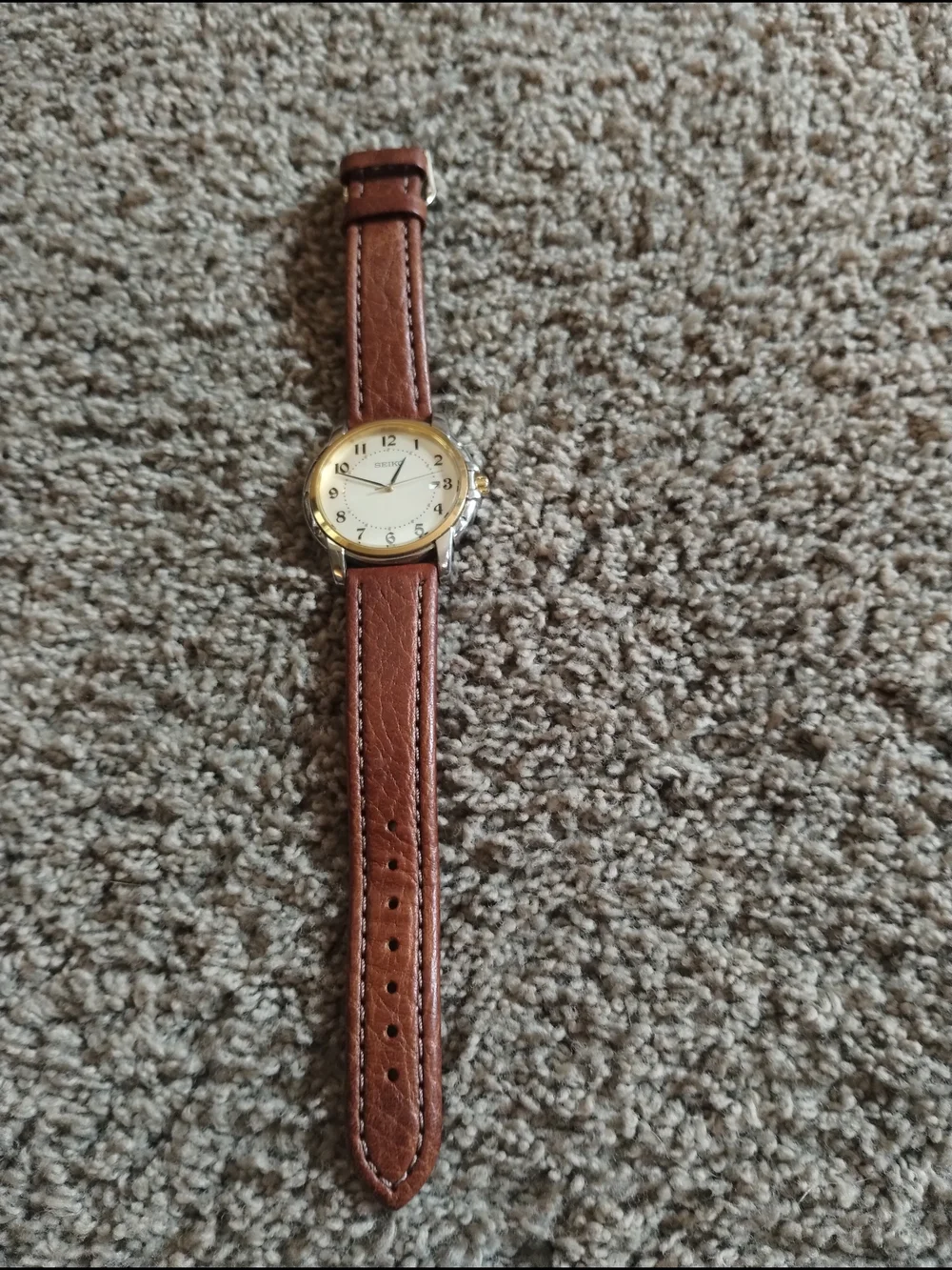 Vintage Seiko Classic Brown Leather Strap Watch with Gold-Tone Bezel